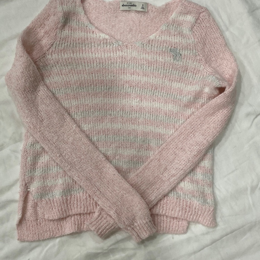 Pink, silver/gray, & white striped sweater‎